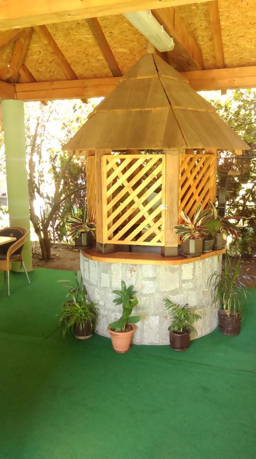 Bed & Breakfast Karavan Raska ภายนอก รูปภาพ