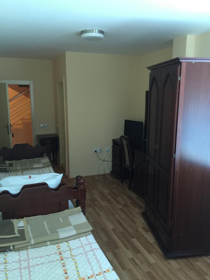 Bed & Breakfast Karavan Raska ภายนอก รูปภาพ