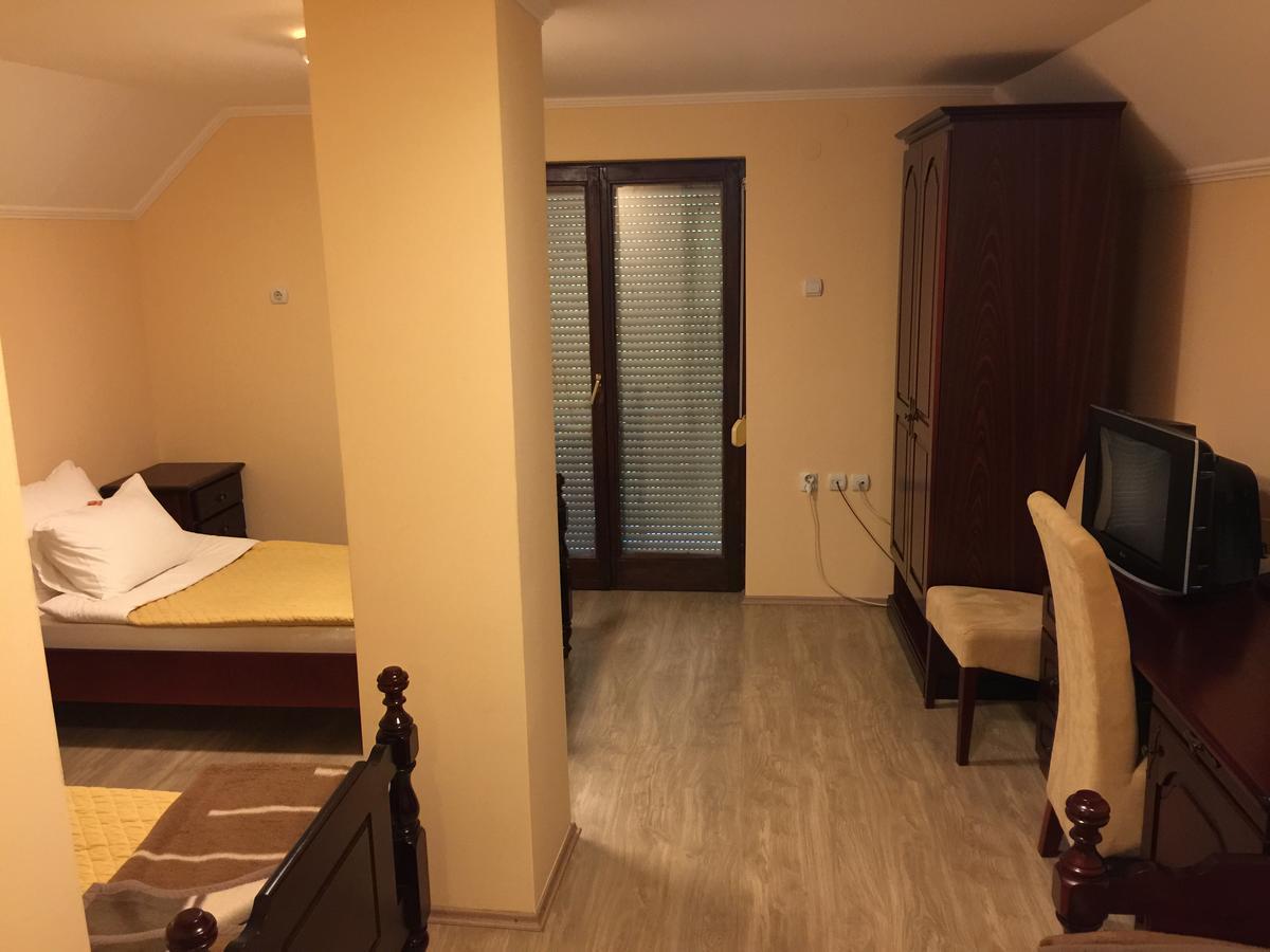 Bed & Breakfast Karavan Raska ภายนอก รูปภาพ